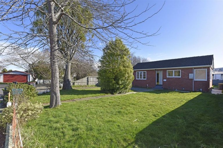 Photo of property in 8 Rowe Place, Burwood, Christchurch, 8061