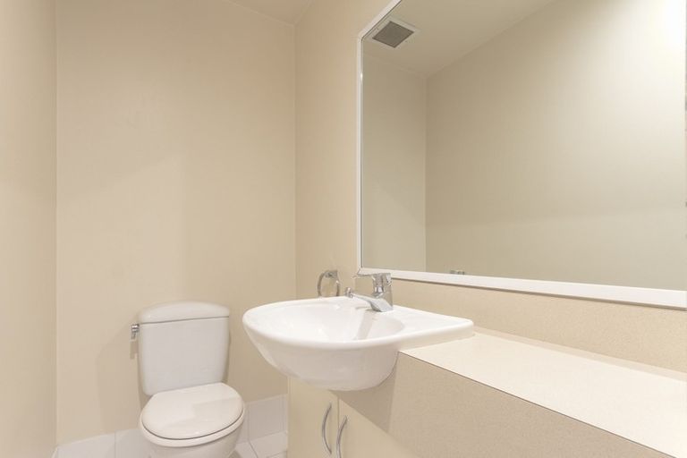 Photo of property in Whitmore Apartments, 7c Stout Street, Wellington Central, Wellington, 6011