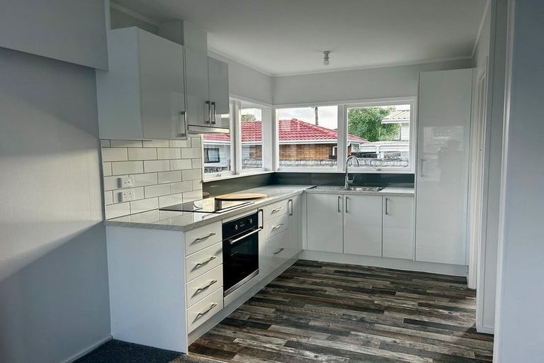 Photo of property in 1/32 Dale Crescent, Pakuranga, Auckland, 2010