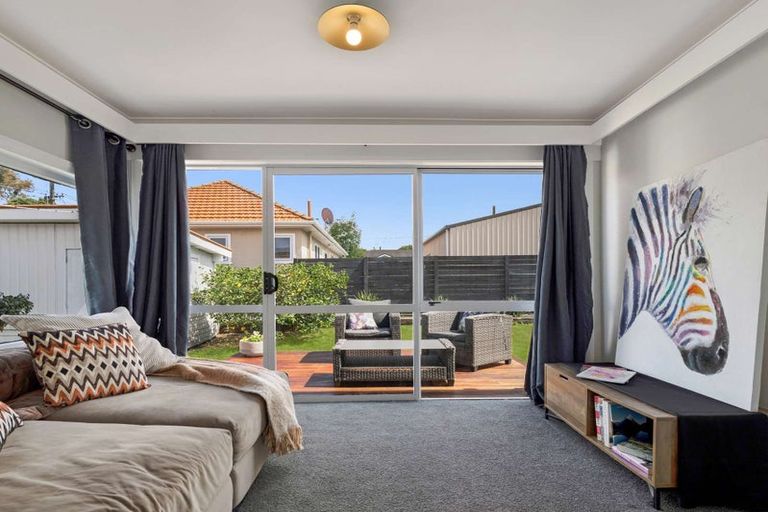 Photo of property in 64 Great North Road, Saint Johns Hill, Whanganui, 4500