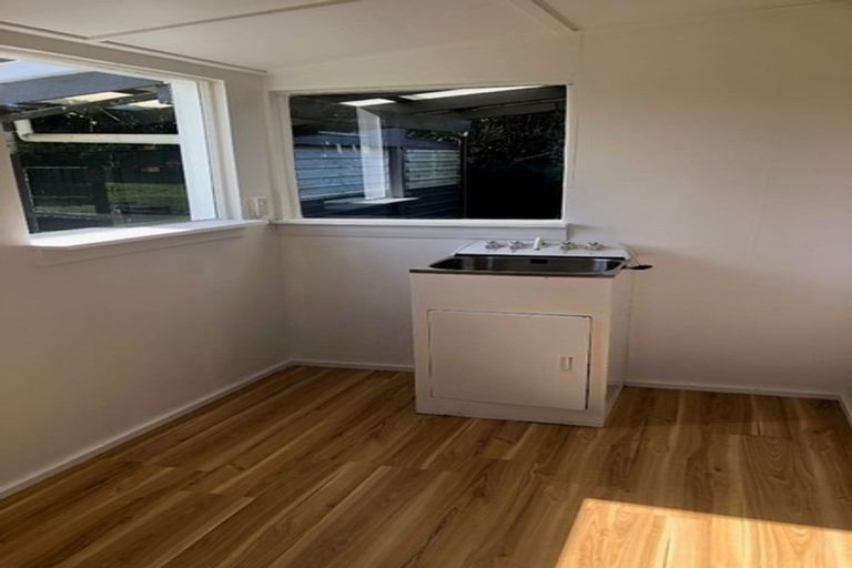 Photo of property in 15 Paritutu Road, Spotswood, New Plymouth, 4310