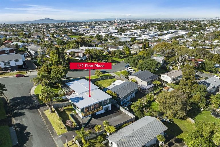 Photo of property in 1/2 Finn Place, Totara Vale, Auckland, 0629