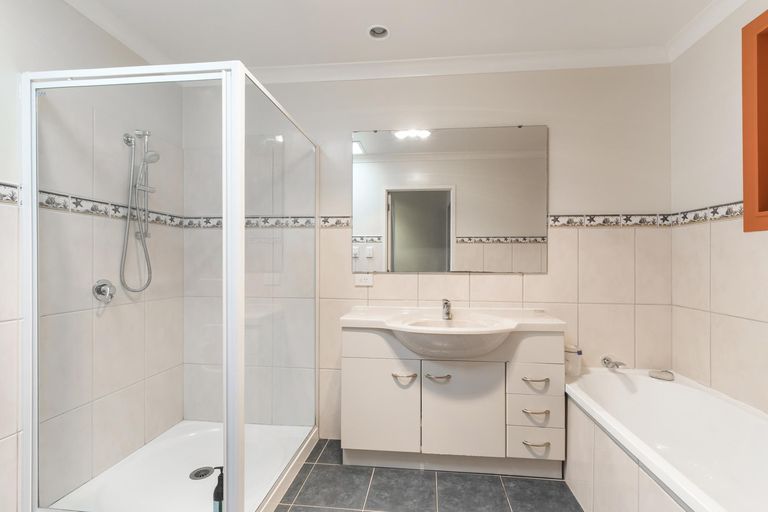 Photo of property in 17 Mull Place, Wattle Downs, Auckland, 2103