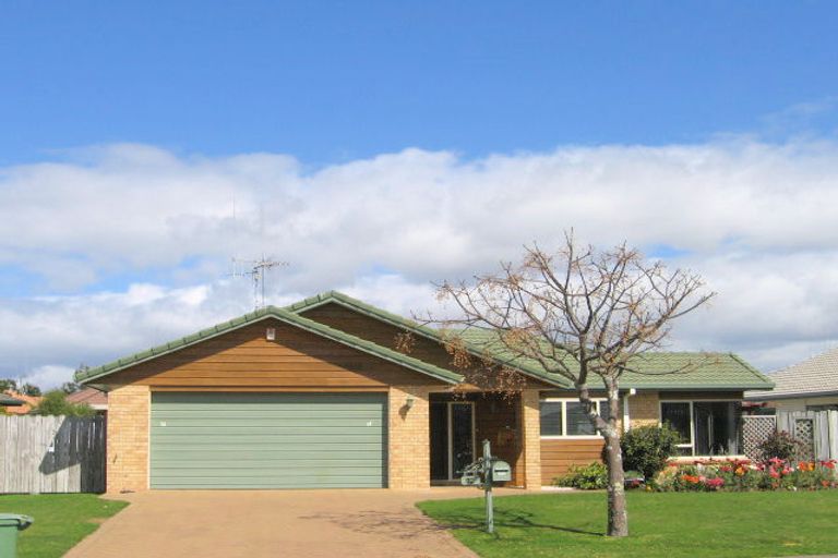 Photo of property in 14 Luculia Drive, Mount Maunganui, 3116