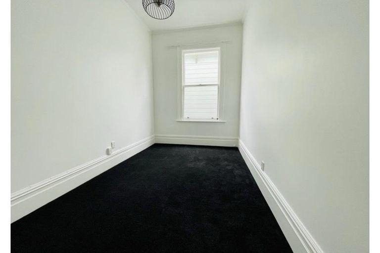 Photo of property in 5a Hay Street, Oriental Bay, Wellington, 6011