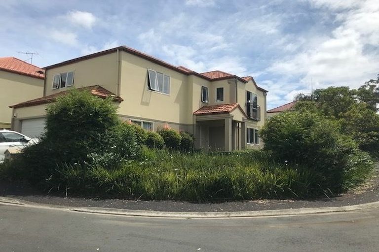 Photo of property in 18 Stolford Crescent, New Lynn, Auckland, 0600