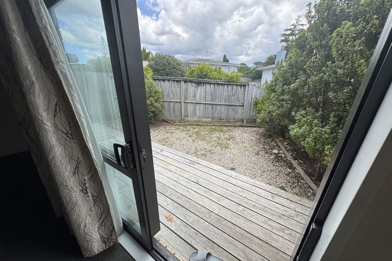 Photo of property in 26 Nile Road, Kelston, Auckland, 0602