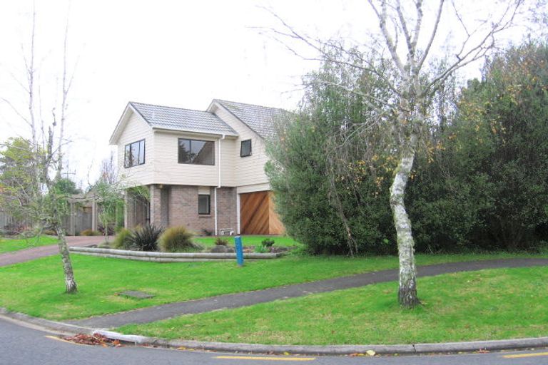 Photo of property in 1 Birchwood Grove, Greenhithe, Auckland, 0632