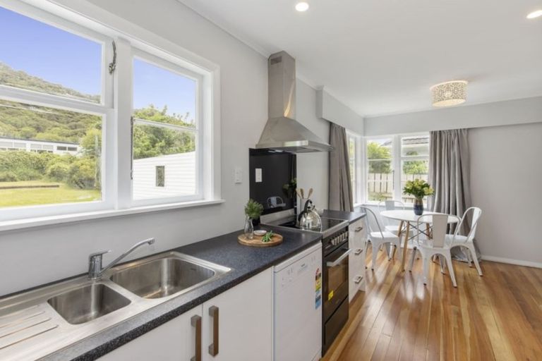 Photo of property in 203 Wellington Road, Wainuiomata, Lower Hutt, 5014