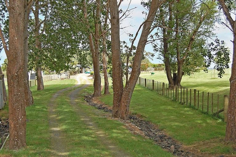 Photo of property in 1104 Oneriri Road, Kaiwaka, 0573