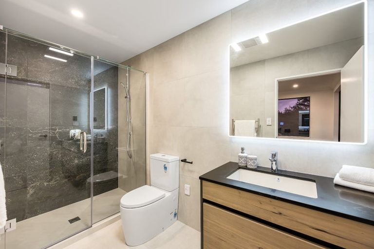 Photo of property in 101 Glenvar Ridge Road, Long Bay, Auckland, 0630