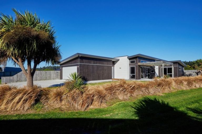 Photo of property in 13 Swyncombe Place, Kaikoura Flat, Kaikoura, 7371