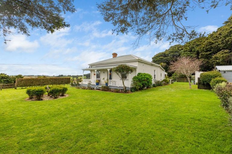 Photo of property in 1093 Waiuku Road, Waiuku, 2681