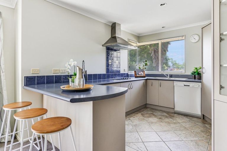 Photo of property in 2 Rochester Place, Nawton, Hamilton, 3200