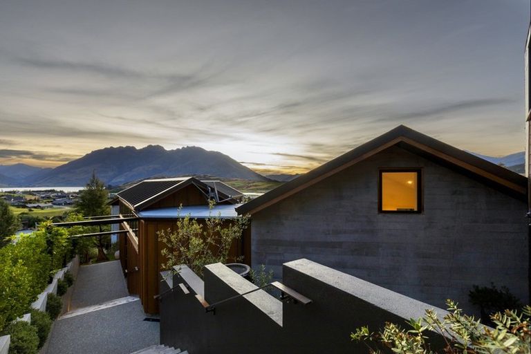 Photo of property in 10 Mckellar Drive, Jacks Point, Queenstown, 9371