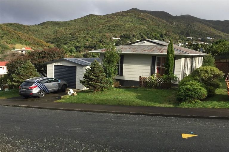 Photo of property in 3 Fiona Grove, Karori, Wellington, 6012