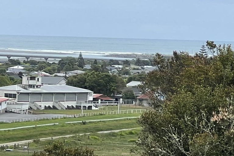 Photo of property in 10 Racecourse Terrace Rise, Hokitika, 7882