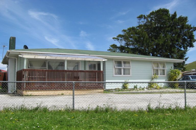 Photo of property in 4 Kambalda Street, Mangere Bridge, Auckland, 2022