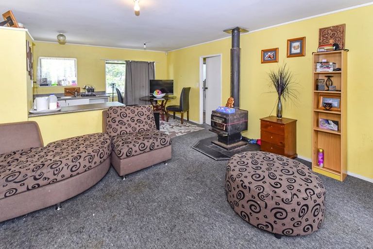 Photo of property in 1/16 Maplesden Drive, Clendon Park, Auckland, 2103