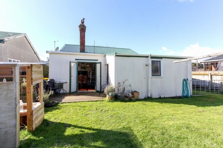 Photo of property in 63 Queen Street, Waitara, 4320