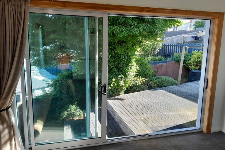 Photo of property in 9 Elm Row, Dunedin Central, Dunedin, 9016