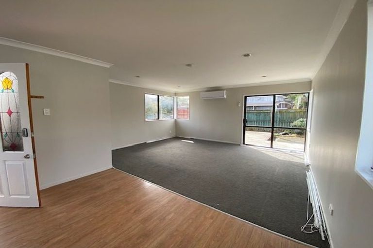 Photo of property in 141 Aviemore Drive, Highland Park, Auckland, 2010