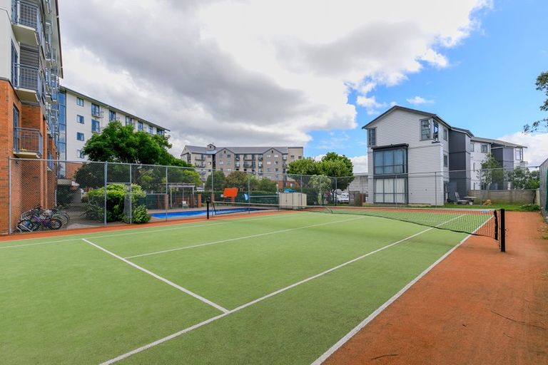 Photo of property in 2o/10 Crown Lynn Place, New Lynn, Auckland, 0600