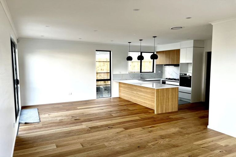 Photo of property in 8 Kotuitui Drive, Wainui, Silverdale, 0992