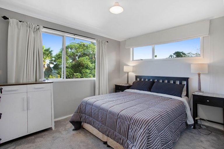 Photo of property in 3 Deverell Place, Northcross, Auckland, 0632