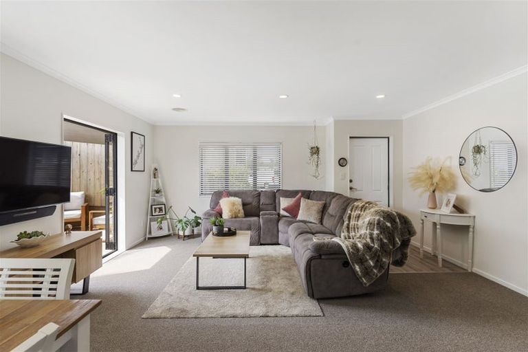 Photo of property in 10a De Thiery Place, Pakuranga Heights, Auckland, 2010