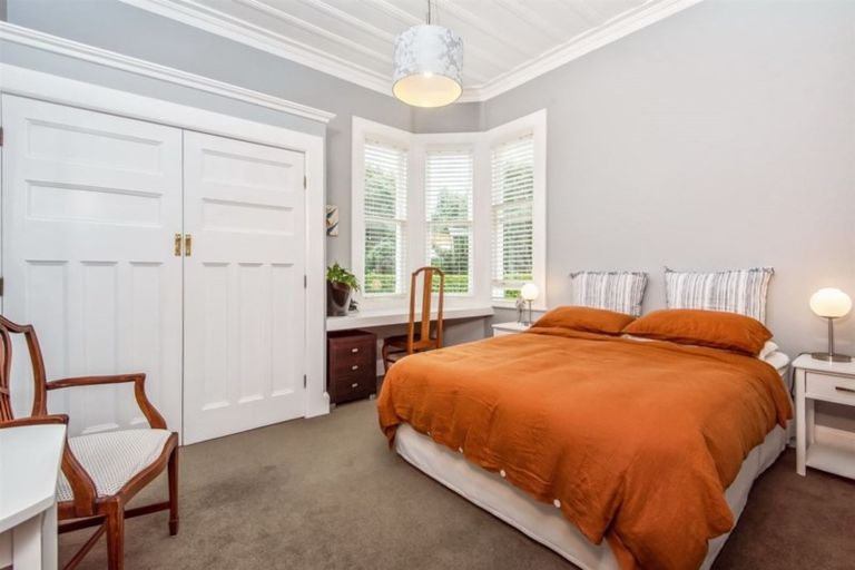 Photo of property in 33 Summer Street, Stanley Point, Auckland, 0624