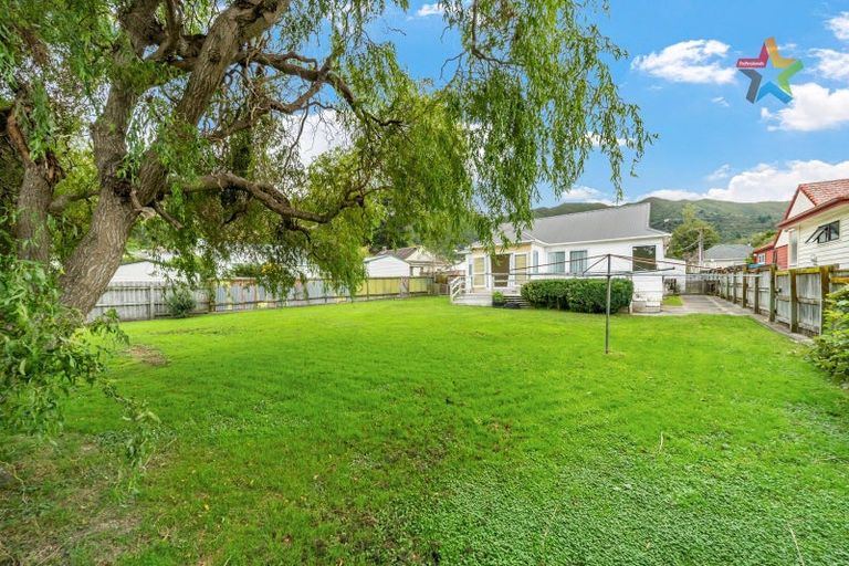 Photo of property in 4 Collett Street, Naenae, Lower Hutt, 5011