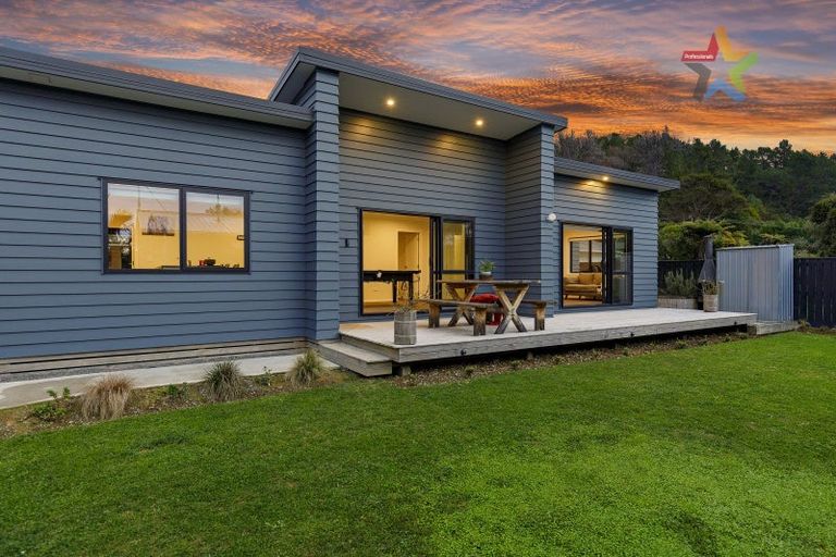 Photo of property in 428a Stokes Valley Road, Stokes Valley, Lower Hutt, 5019