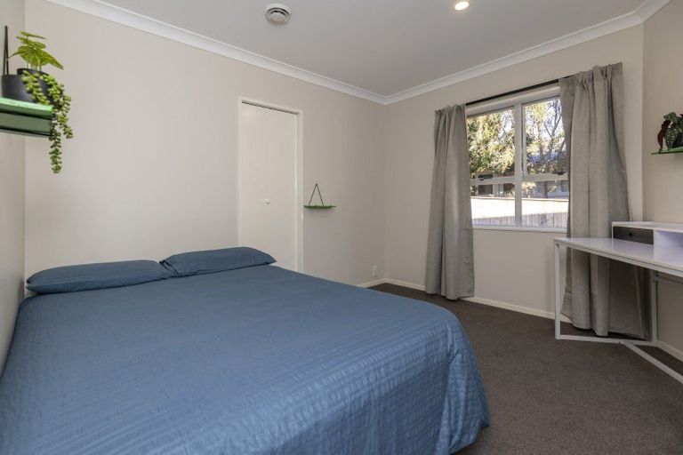 Photo of property in 43 Kaitawa Crescent, Paraparaumu, 5032