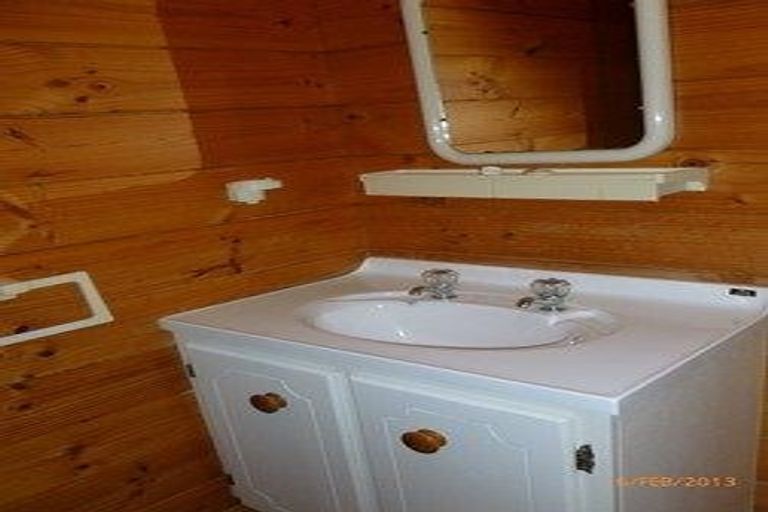 Photo of property in 27a Mana Esplanade, Paremata, Porirua, 5026