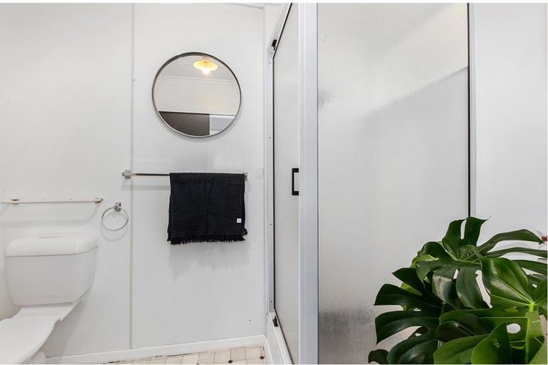 Photo of property in 1/26 Deller Grove, Silverstream, Upper Hutt, 5019