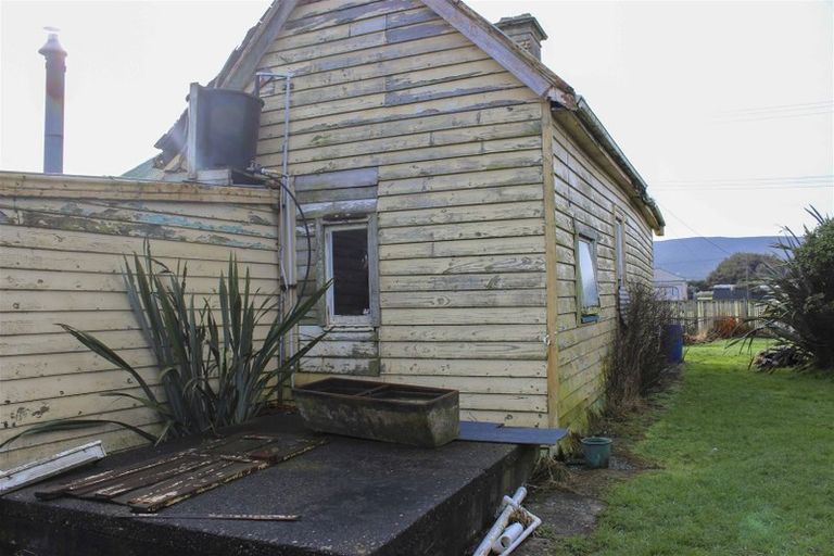 Photo of property in 43 Stafford Street, Orepuki, Riverton, 9881