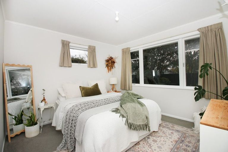Photo of property in 6 Fox Place, Cloverlea, Palmerston North, 4412