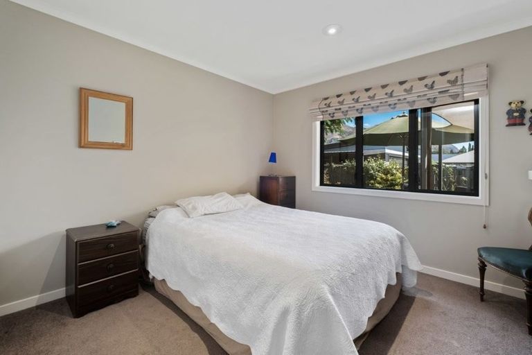 Photo of property in 19 Stonebrook Drive, Wanaka, 9305