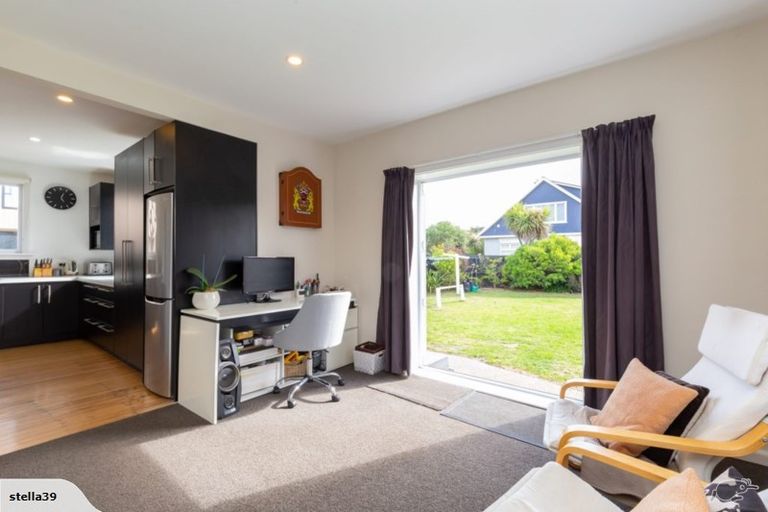 Photo of property in 154 Marine Parade, New Brighton, Christchurch, 8083