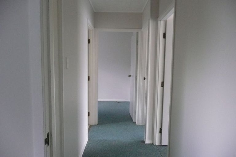 Photo of property in 9 Silverstone Place, Henderson, Auckland, 0612