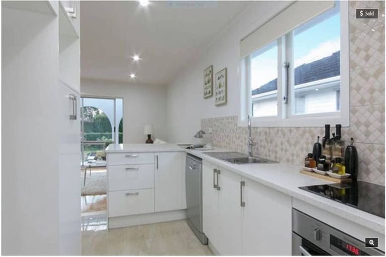 Photo of property in 31 Waipani Road, Te Atatu Peninsula, Auckland, 0610