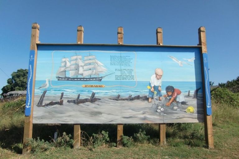 Photo of property in 118 Kahukura Avenue, Waitarere Beach, Levin, 5510