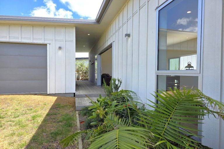 Photo of property in 117 The Fairway, Matarangi, Whitianga, 3592