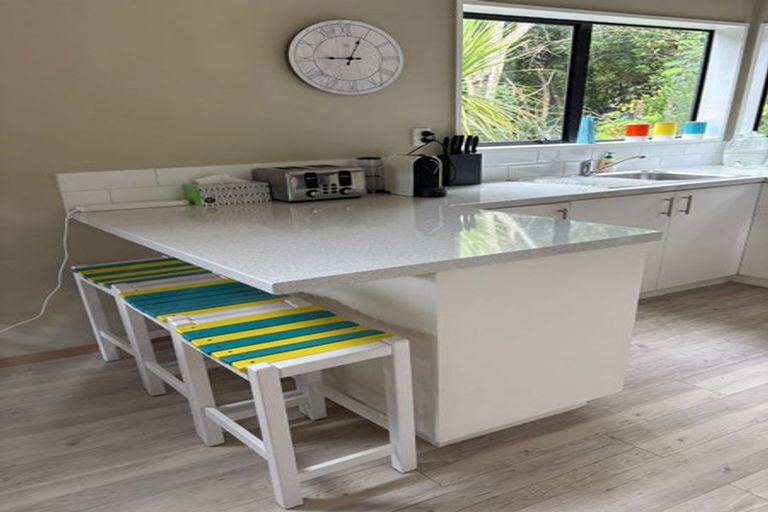 Photo of property in 14 Sandy Bay Road, Black Rock, Picton, 7282