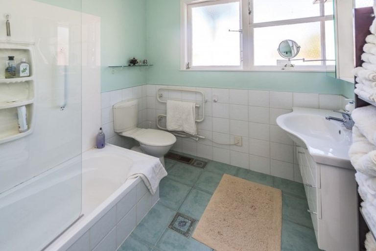 Photo of property in 2a Oakland Avenue, Saint Johns Hill, Whanganui, 4500