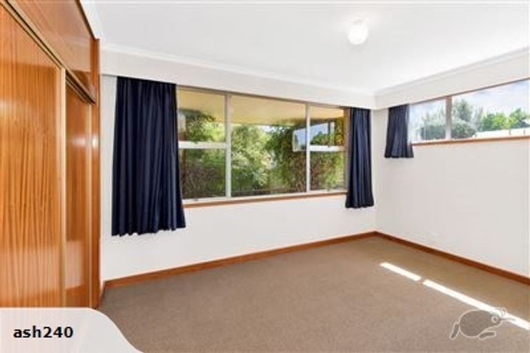 Photo of property in 1 Fraser Place, Rangiora, 7400