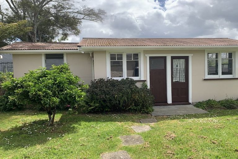 Photo of property in 24 Vanguard Road, Kelston, Auckland, 0602