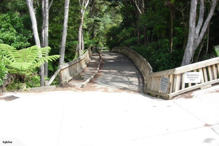 Photo of property in 51 Rimutaka Place, Titirangi, Auckland, 0604