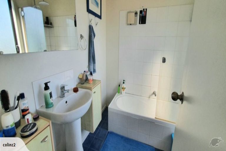 Photo of property in 2/69 Target Road, Totara Vale, Auckland, 0629